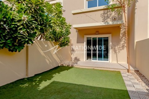 2 bedrooms Villa in Abu Dhabi, UAE No. 3342 11