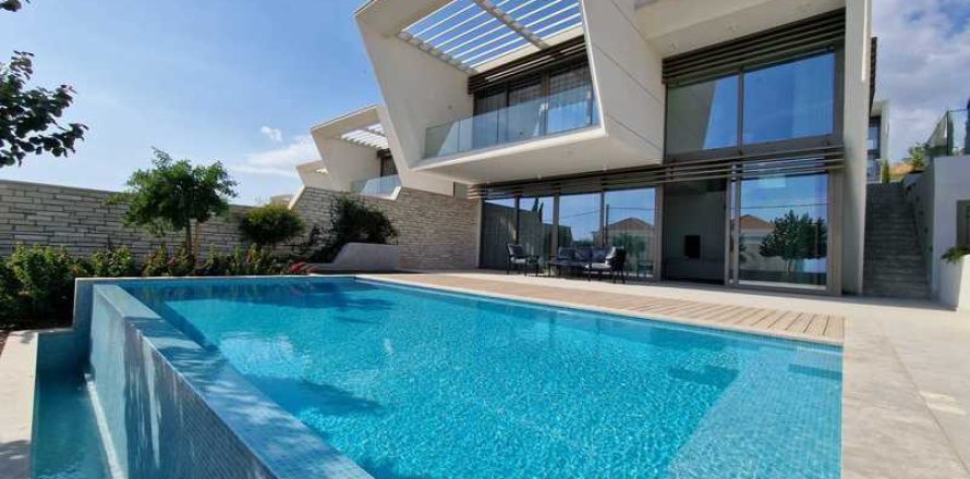 3 bedrooms Villa in Mouttagiaka, Cyprus No. 30635