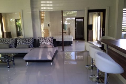 8 bedrooms Villa in Ungasan, Indonesia No. 22985 2