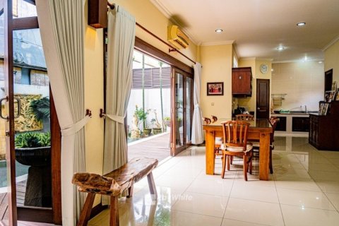 4 bedrooms Villa in Seminyak, Indonesia No. 22986 4