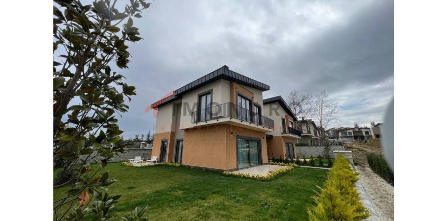 5+1 Villa à Silivri, Turkey No. 16908