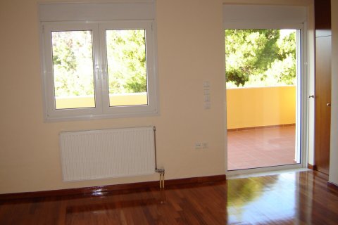 3 bedrooms Villa in Athens, Greece No. 52086 4