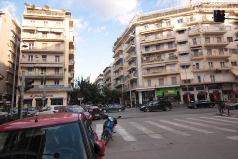 1200m² Commercial property en Thessaloniki, Greece No. 49243 4