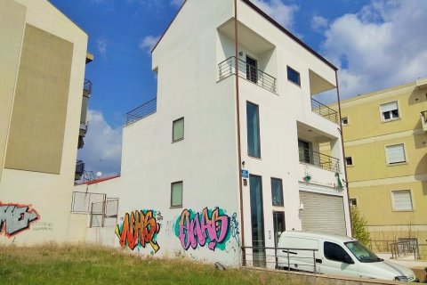 455m² Building in Kalamaria, Greece No. 57498 1