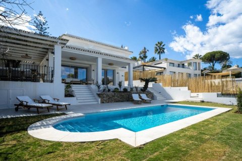 5 bedrooms Villa in Nueva Andalucia, Spain No. 27572 15