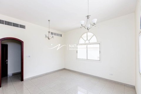 4 bedrooms Villa in Abu Dhabi Gate City, UAE No. 3999 16