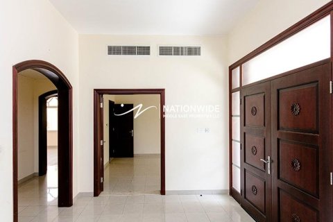 4 bedrooms Villa in Abu Dhabi Gate City, UAE No. 3999 20