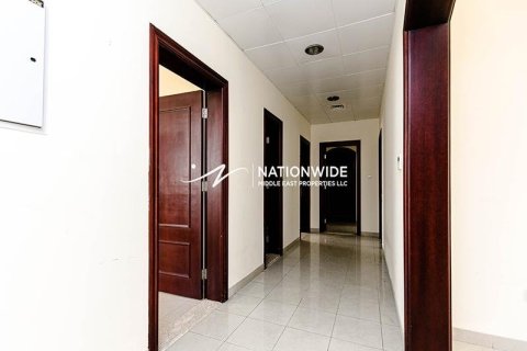 4 bedrooms Villa in Abu Dhabi Gate City, UAE No. 3999 10