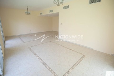 4 bedrooms Villa in Abu Dhabi Gate City, UAE No. 4002 17