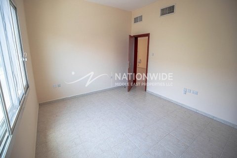 4 bedrooms Villa in Abu Dhabi Gate City, UAE No. 4002 11