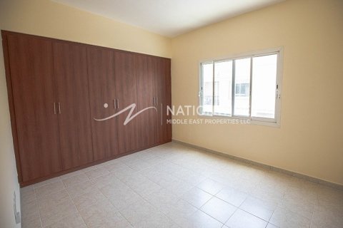 4 bedrooms Villa in Abu Dhabi Gate City, UAE No. 4002 14