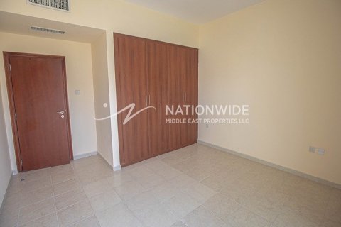 4 bedrooms Villa in Abu Dhabi Gate City, UAE No. 4002 16