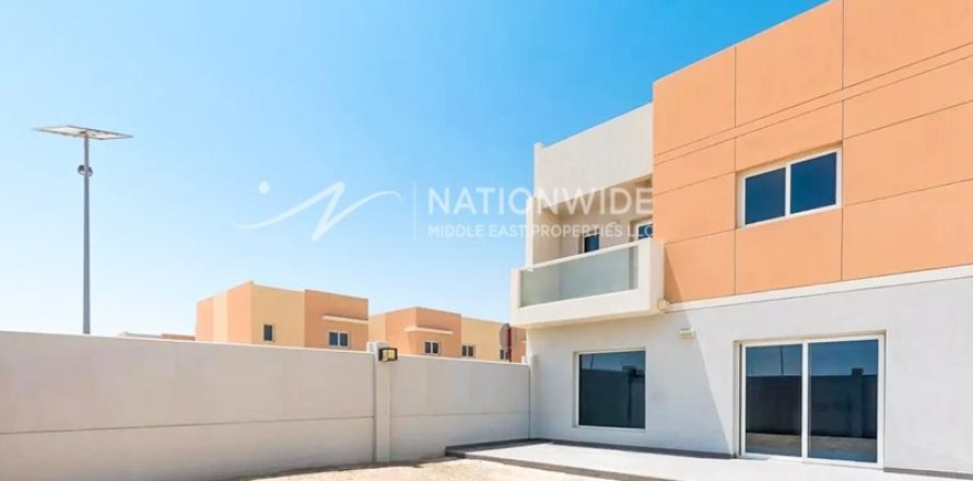 3 bedrooms Villa in Al Samha, UAE No. 4073