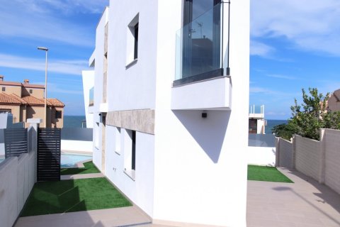 3 bedrooms Villa in Torrevieja, Spain No. 25533 18