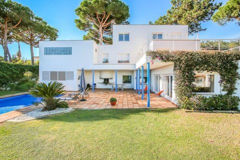 4 dormitorios House en Blanes, Spain No. 25449 7