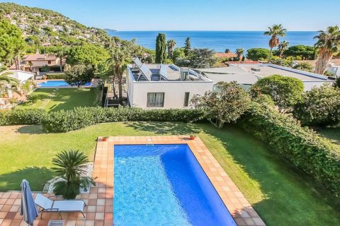 4 dormitorios House en Blanes, Spain No. 25449 2