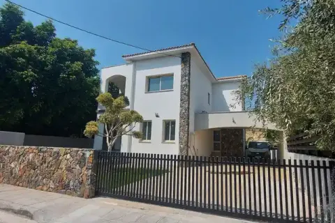 6 bedrooms House in Agios Tychonas, Cyprus No. 39926 1