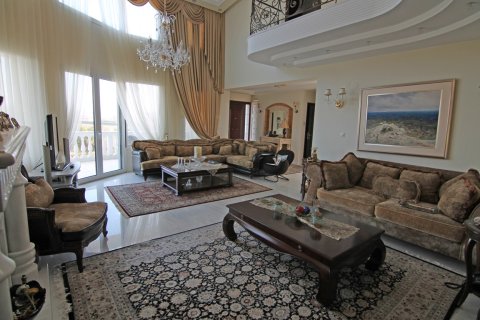 7 bedrooms Villa in Thessaloniki, Greece No. 59276 6