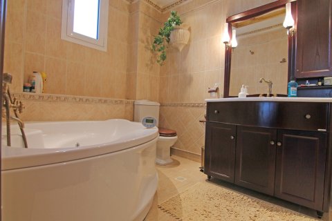 7 bedrooms Villa in Thessaloniki, Greece No. 59276 18