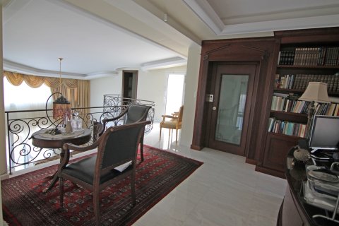 7 bedrooms Villa in Thessaloniki, Greece No. 59276 9