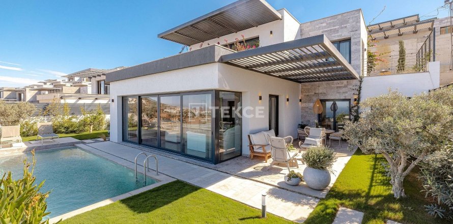 4+1 Villa in Bodrum, Turkey No. 66470