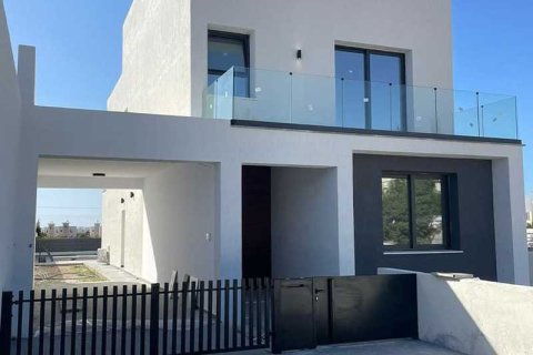 4 bedrooms Villa in Chloraka, Cyprus No. 65286 3