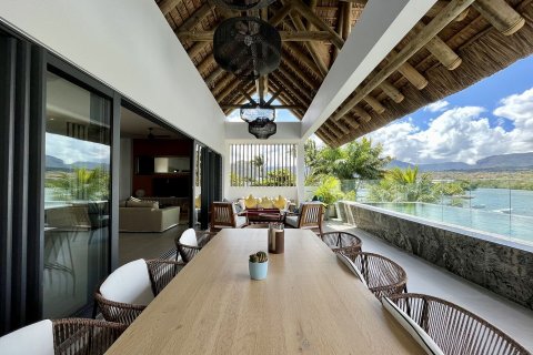 3 dormitorios Apartment en Riviere Noire, Mauritius No. 60818 5