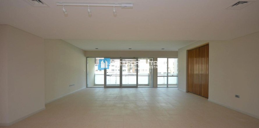 4 bedrooms Townhouse in Al Raha Beach, UAE No. 7489