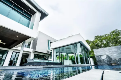 4 bedrooms Villa in Phuket, Thailand No. 71072 6