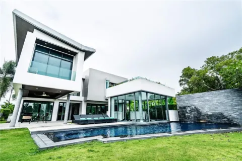 4 bedrooms Villa in Phuket, Thailand No. 71072 5