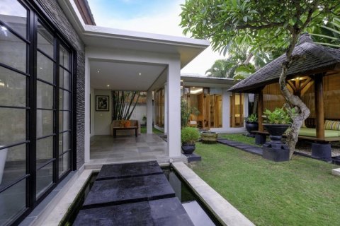 3 bedrooms Villa in Canggu, Indonesia No. 22978 24