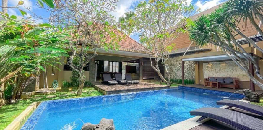 4 bedrooms Villa in Seminyak, Indonesia No. 22976