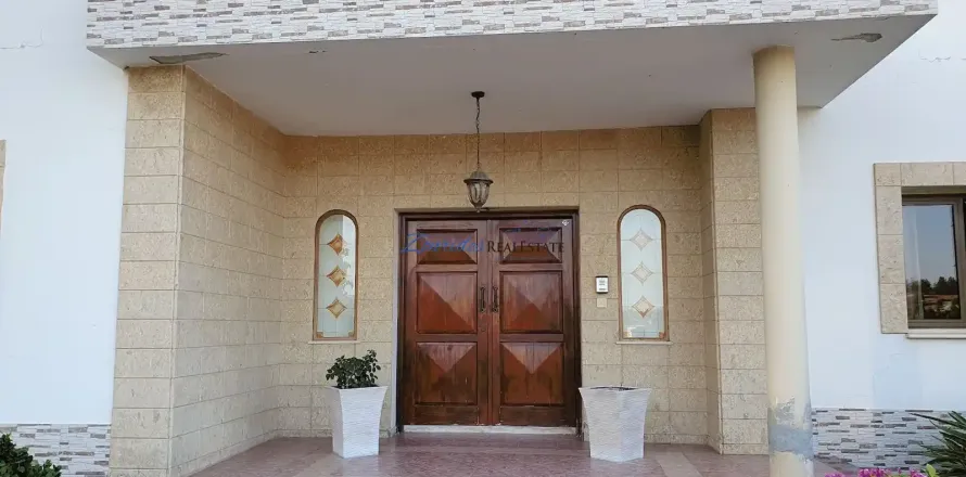 4 dormitorios House en Aradippou, Cyprus No. 40206