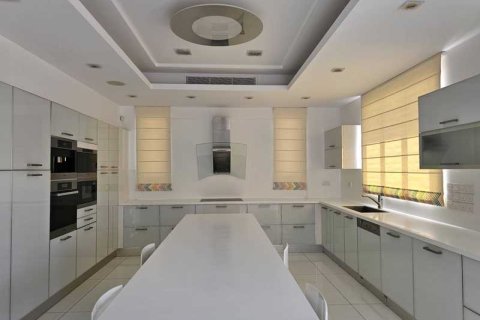 6 bedrooms Villa in Parekklisia, Cyprus No. 76190 3