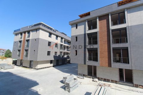 4+1 Apartment in Beylikduezue, Turkey No. 17879 8