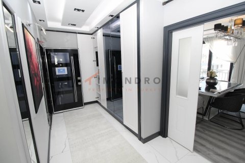 4+1 Apartment in Beylikduezue, Turkey No. 17879 15