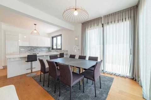 3 bedrooms Apartment in Pano Polemidia, Cyprus No. 78103 7