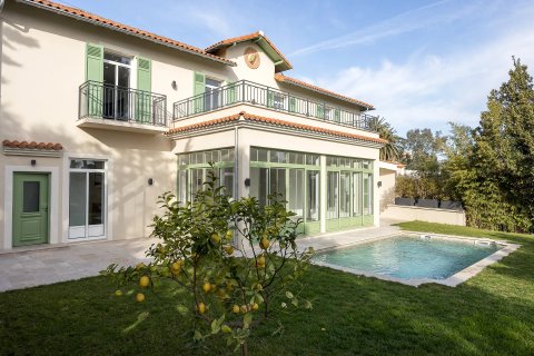 4 bedrooms Villa in Antibes, France No. 67963 1