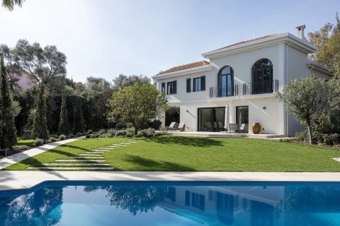 6 bedrooms Villa in Antibes, France No. 67961 1