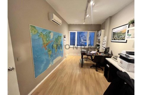 2+1 Apartment in Beyoglu, Turkey No. 17445 18