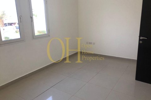 2 bedrooms Townhouse in Al Reef, UAE No. 9215 2