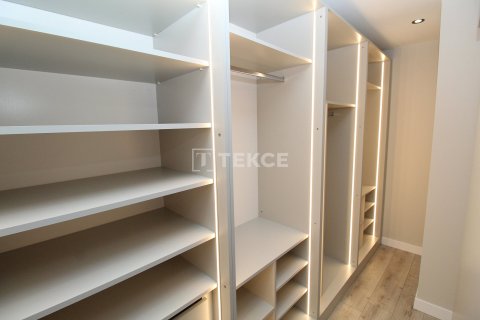 2+2 Appartement à Bueyuekcekmece, Turkey No. 17622 10