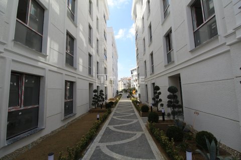 2+2 Apartment en Bueyuekcekmece, Turkey No. 17622 16