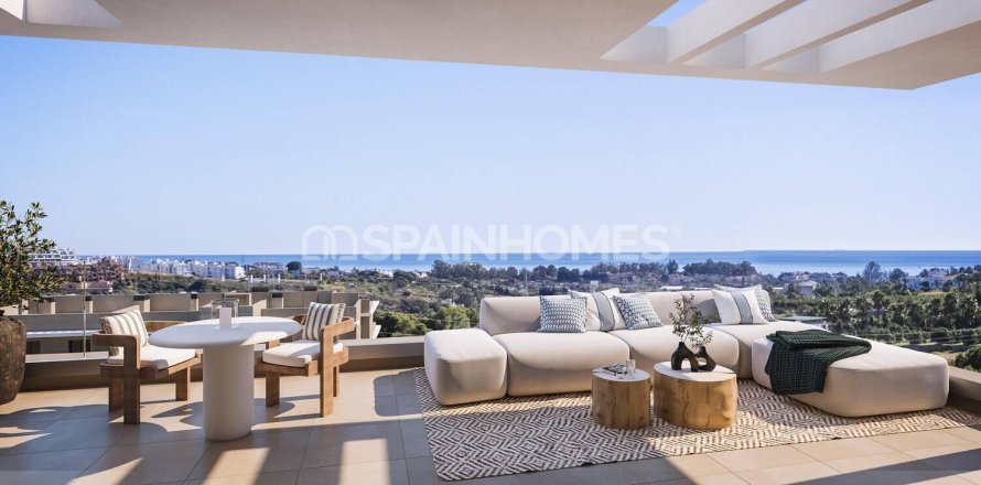 3 bedrooms Penthouse in Estepona, Spain No. 26546