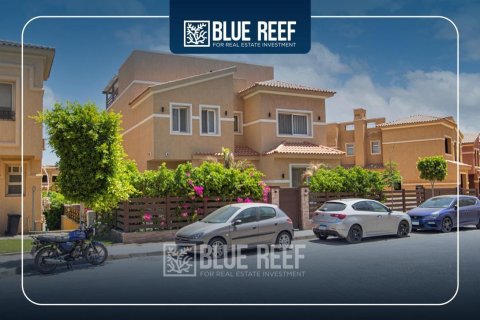 5 dormitorios Townhouse en Katameya Gardens, Egypt No. 38458 15