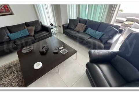 3 dormitorios Penthouse en Limassol, Cyprus No. 76498 4