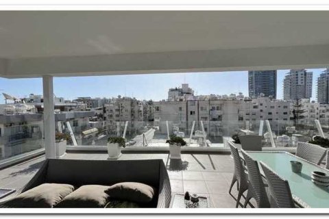 3 dormitorios Penthouse en Limassol, Cyprus No. 76498 1