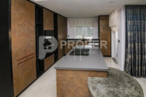 5 rooms Apartment in Muratpasa, Turkey No. 22272 2