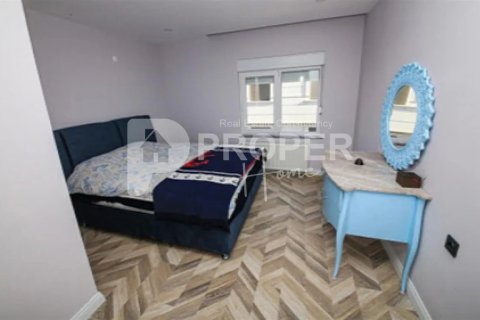 5 rooms Apartment in Muratpasa, Turkey No. 22272 8