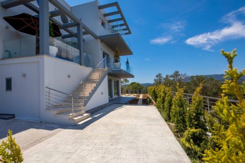 4 dormitorios Villa en Corfu, Greece No. 56246 10